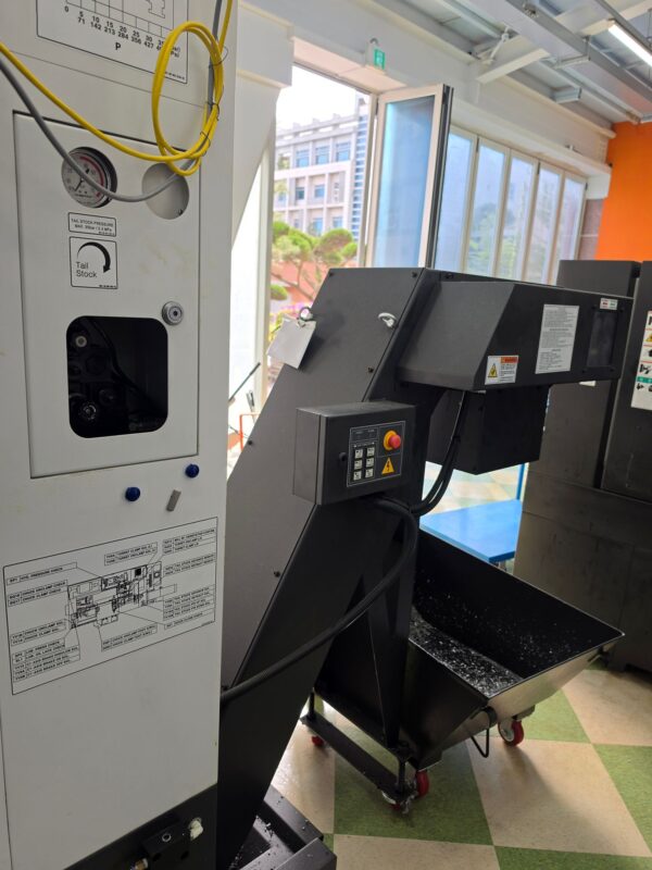 HYUNDAİ WİA L2100Y 8 İNÇ C Y EKSEN CNC TORNA