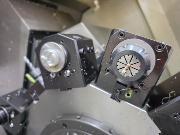 HYUNDAİ WİA L2100Y 8 İNÇ C Y EKSEN CNC TORNA