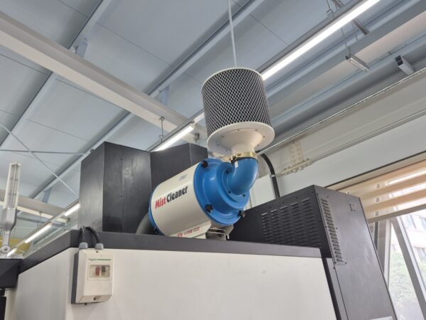 kf5600 (1) HYUNDAİ WİA L2100Y 8 İNÇ C Y EKSEN CNC TORNA