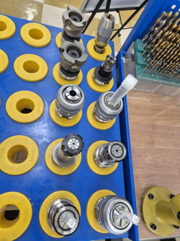 kf5600 (12) Hyundai WIA KF5600 12.000 RPM CNC İŞLEME MERKEZİ